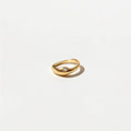 Luna – goldfarbener Ring mit Stein